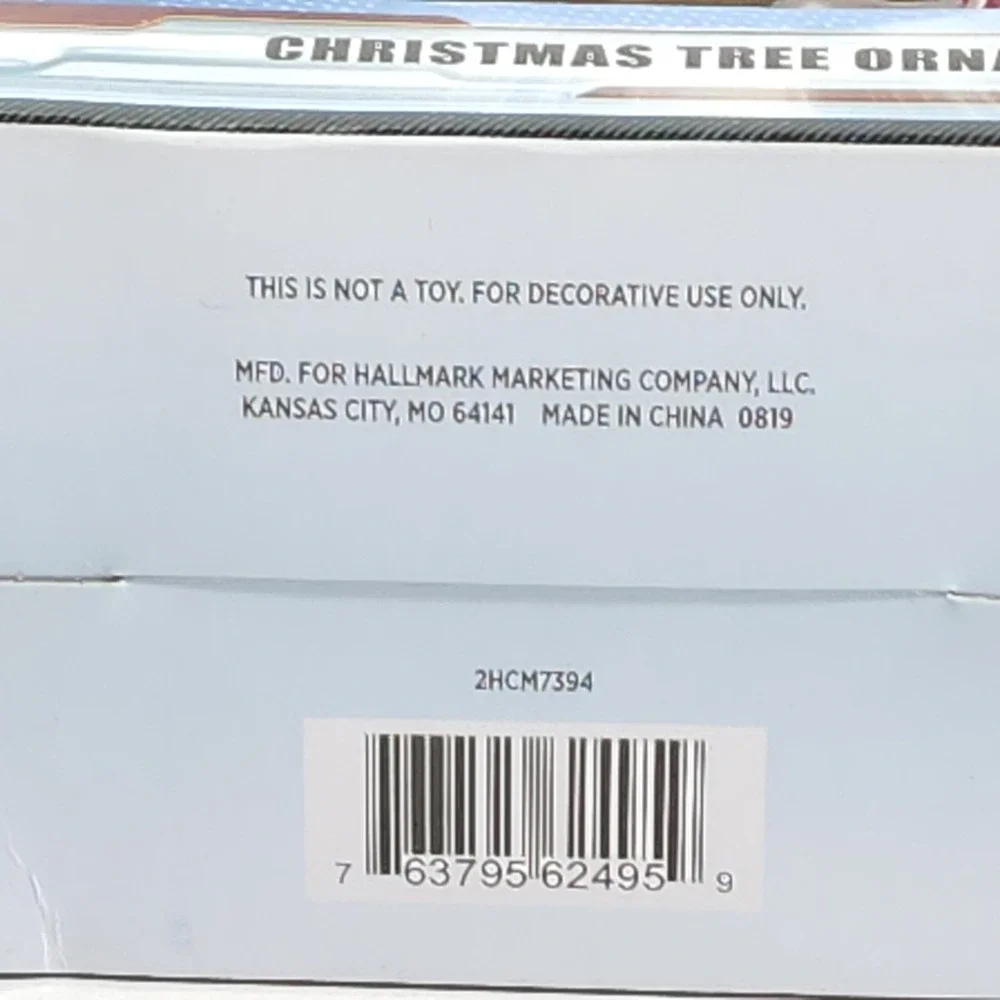 NIB Hallmark Marvel Avengers Iron Man and Captain Marvel Christmas tree Ornament